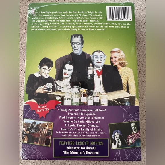 The Munsters 🆕 DVD complete series plus 2 feature length movies, factory sealed - Picture 2 of 4